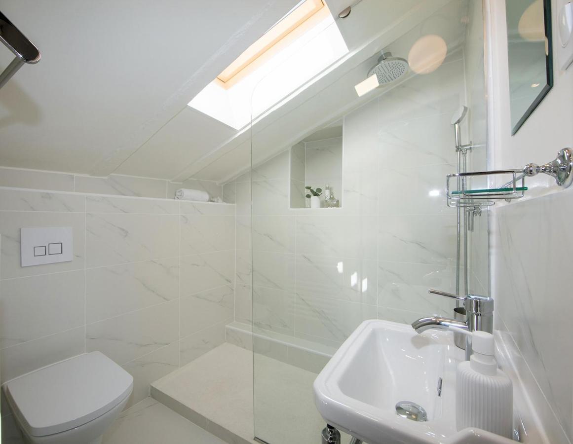 Cocoon Loft - Magnifique Loft Sous Toit, Refait A Neuf, Vues Splendides, Clim, Wifi Διαμέρισμα Νίκαια Εξωτερικό φωτογραφία